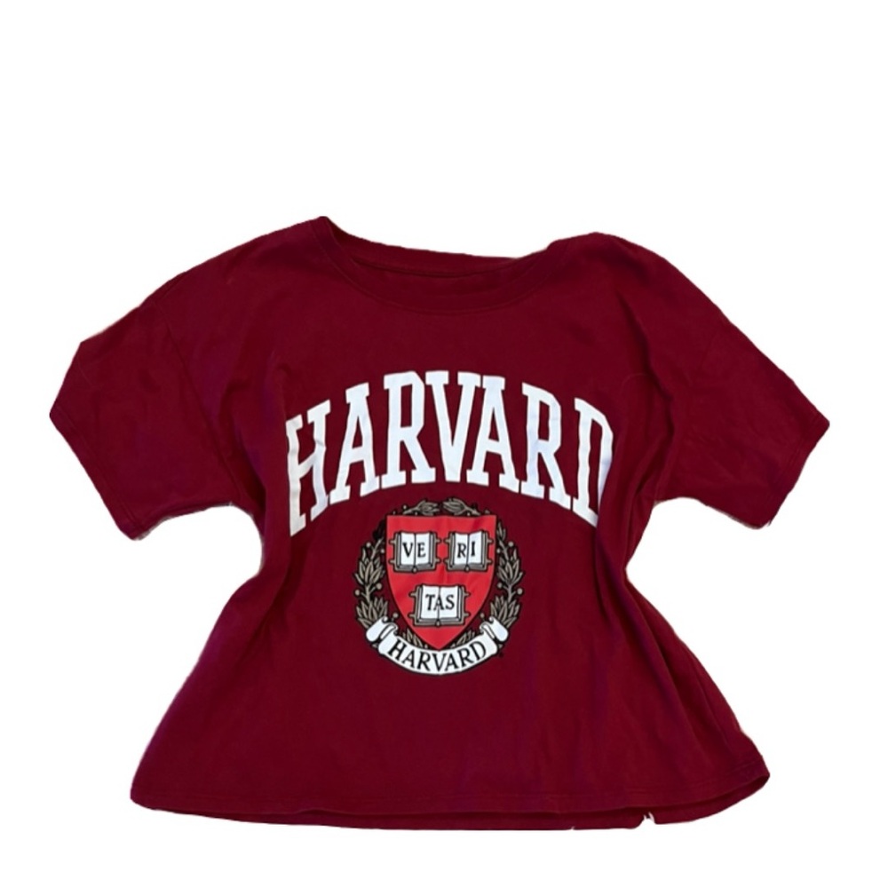 Harvard Cropped Tee.